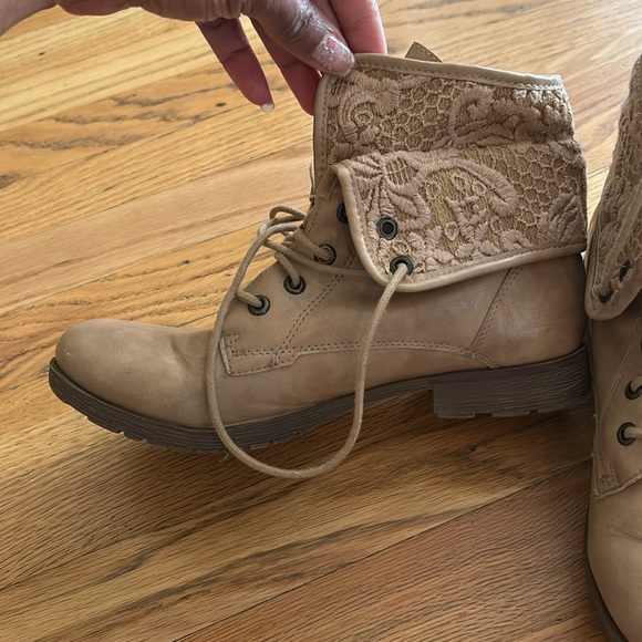 Rock and Candy Women’s Tan Ankle Boot 8.5 - Picture 2 of 6